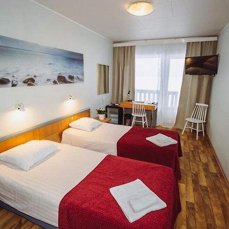 Hotel Promenaadi Haapsalu Buitenkant foto