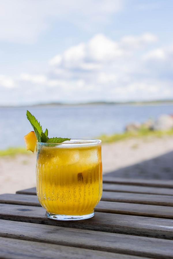 Hotel Promenaadi Haapsalu Buitenkant foto