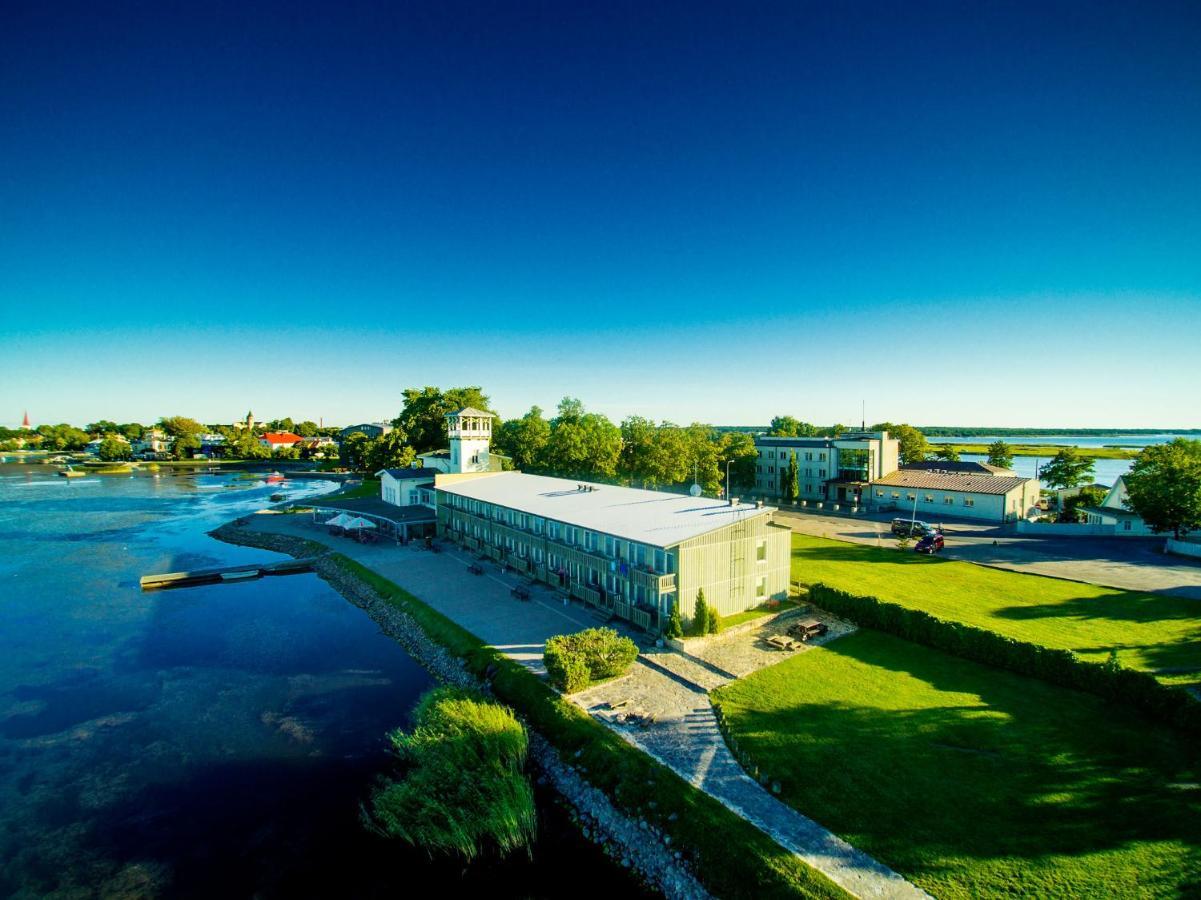 Hotel Promenaadi Haapsalu Buitenkant foto