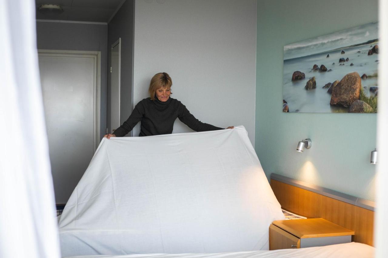 Hotel Promenaadi Haapsalu Buitenkant foto