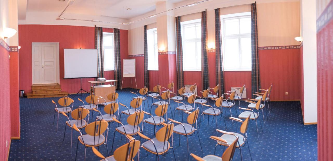 Hotel Promenaadi Haapsalu Buitenkant foto