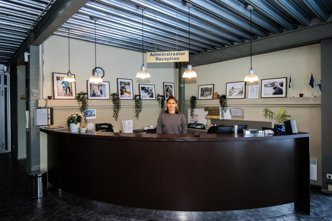 Hotel Promenaadi Haapsalu Buitenkant foto