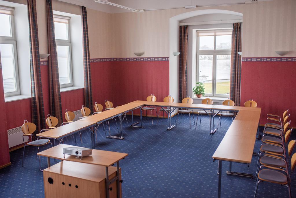 Hotel Promenaadi Haapsalu Buitenkant foto