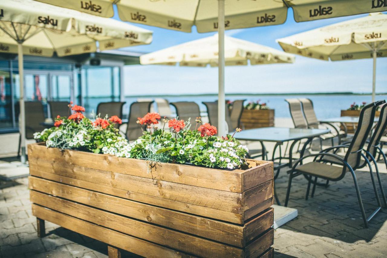 Hotel Promenaadi Haapsalu Buitenkant foto
